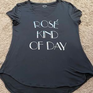 Rose kind of day tee